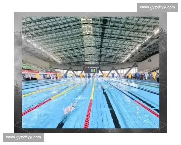 少儿游泳比赛精彩纷呈 展现孩子们的拼搏精神与团队合作能力